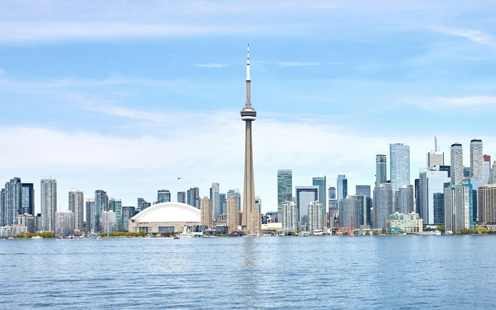 The Toronto skyline in clear daytime light